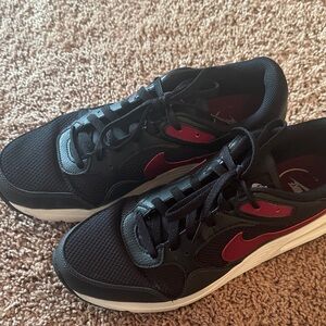 Nike Men’s Black and Burgundy Training Shoes size 10
